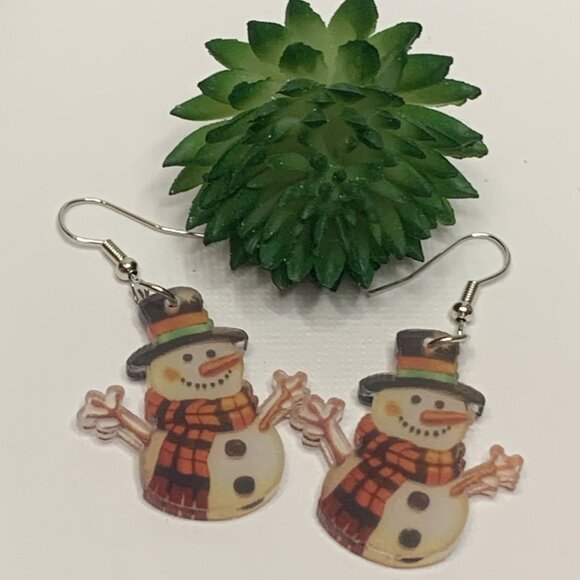 Snowman Earring, Frosty Earring, Christmas Earring, Winter Earring, Gift Idea - Picture 2 of 4